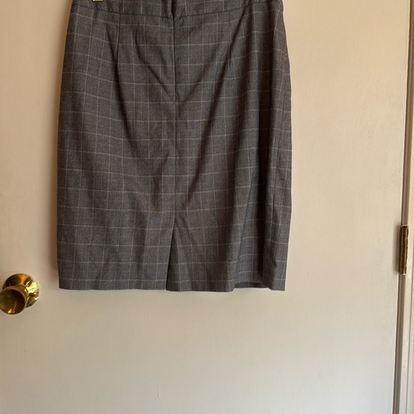 Banana Republic Gray Pencil Skirt Knee-Length Work - Picture 4 of 4